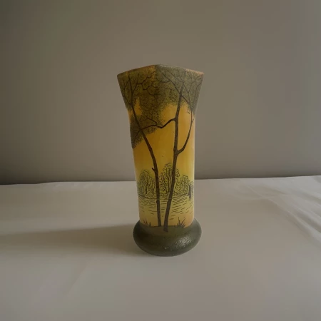 Vase art deco moulé