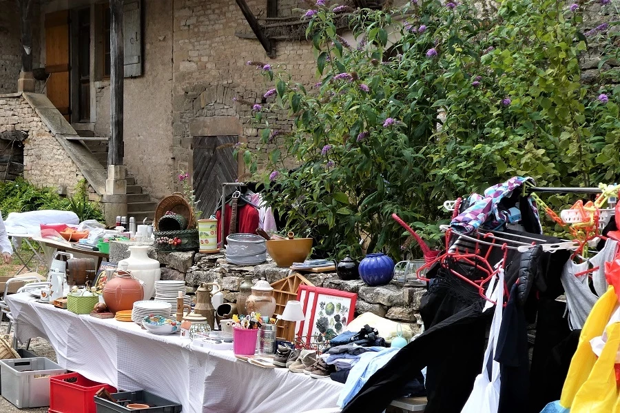 18ème brocante de l'association pierres et mémoire