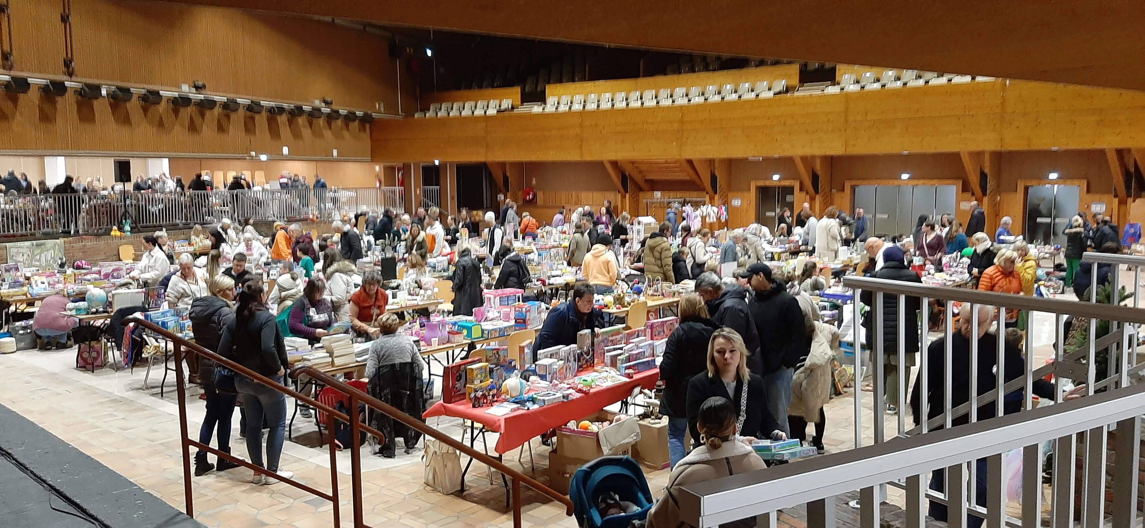 Bourse aux jouets livres dvd cd decorations