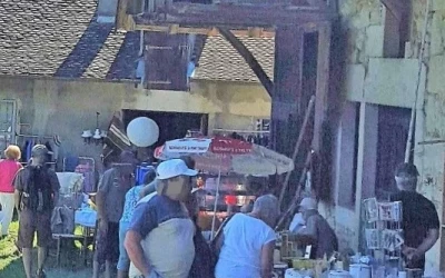 Vide-greniers, arts de la table, collections, vintage, trouvaille