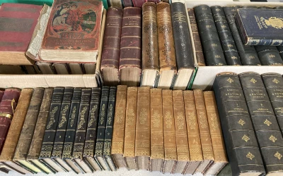 Grande vente de livres anciens, beaux livres, meubles, postes tsf, vins