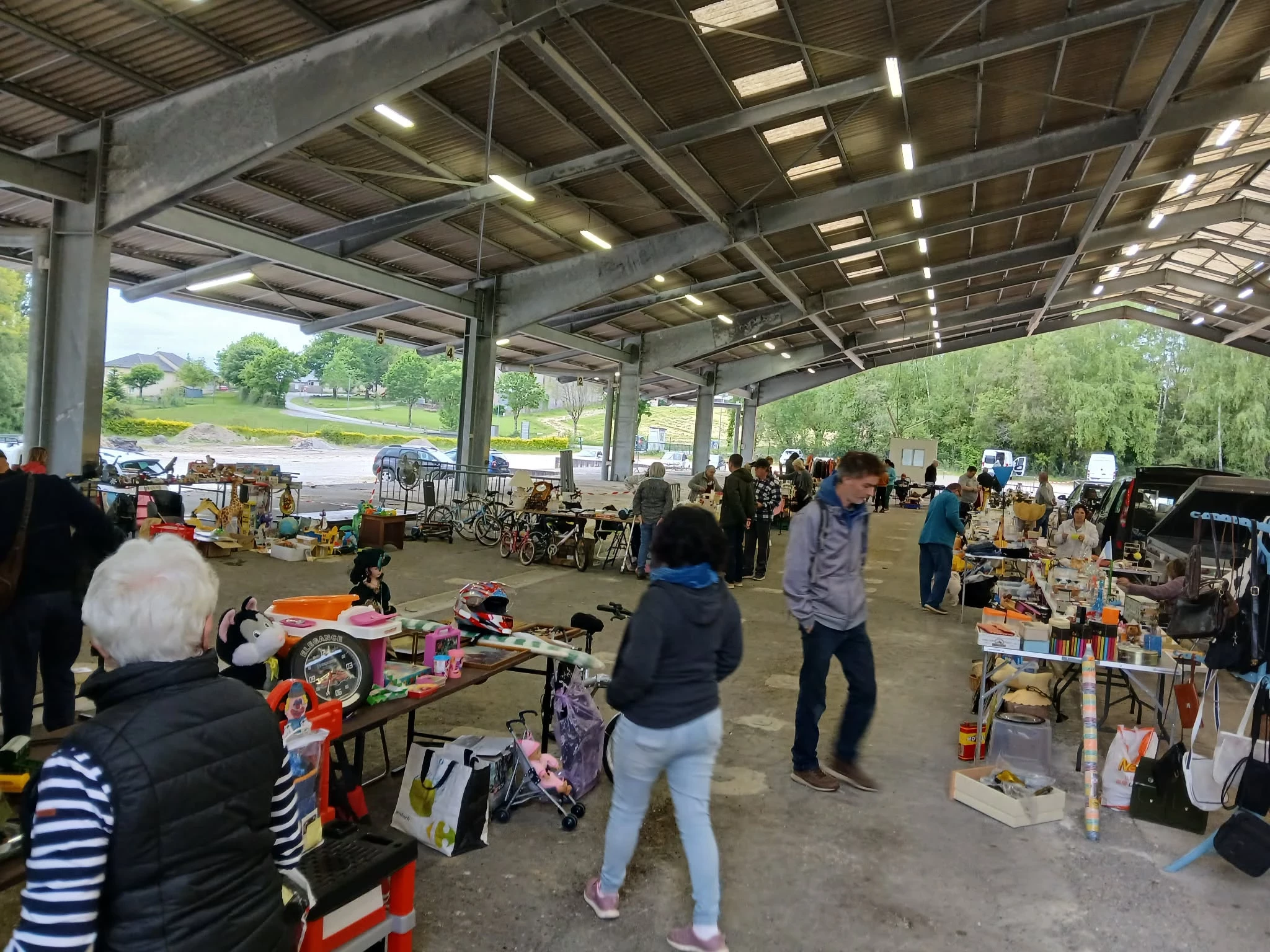 Vide grenier, vide maison, vide tout