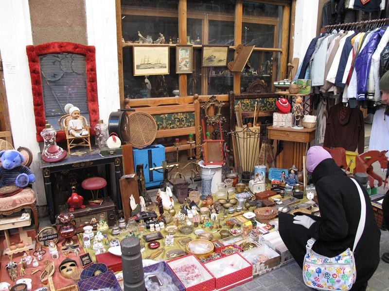 Marché aux puces de herrlisheim près colmar