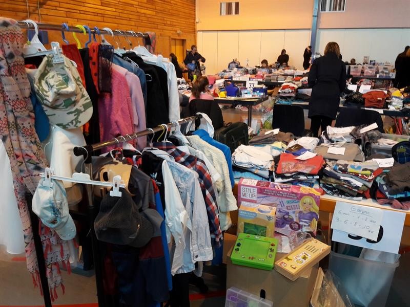 Bourse aux fournitures scolaires et vêtements