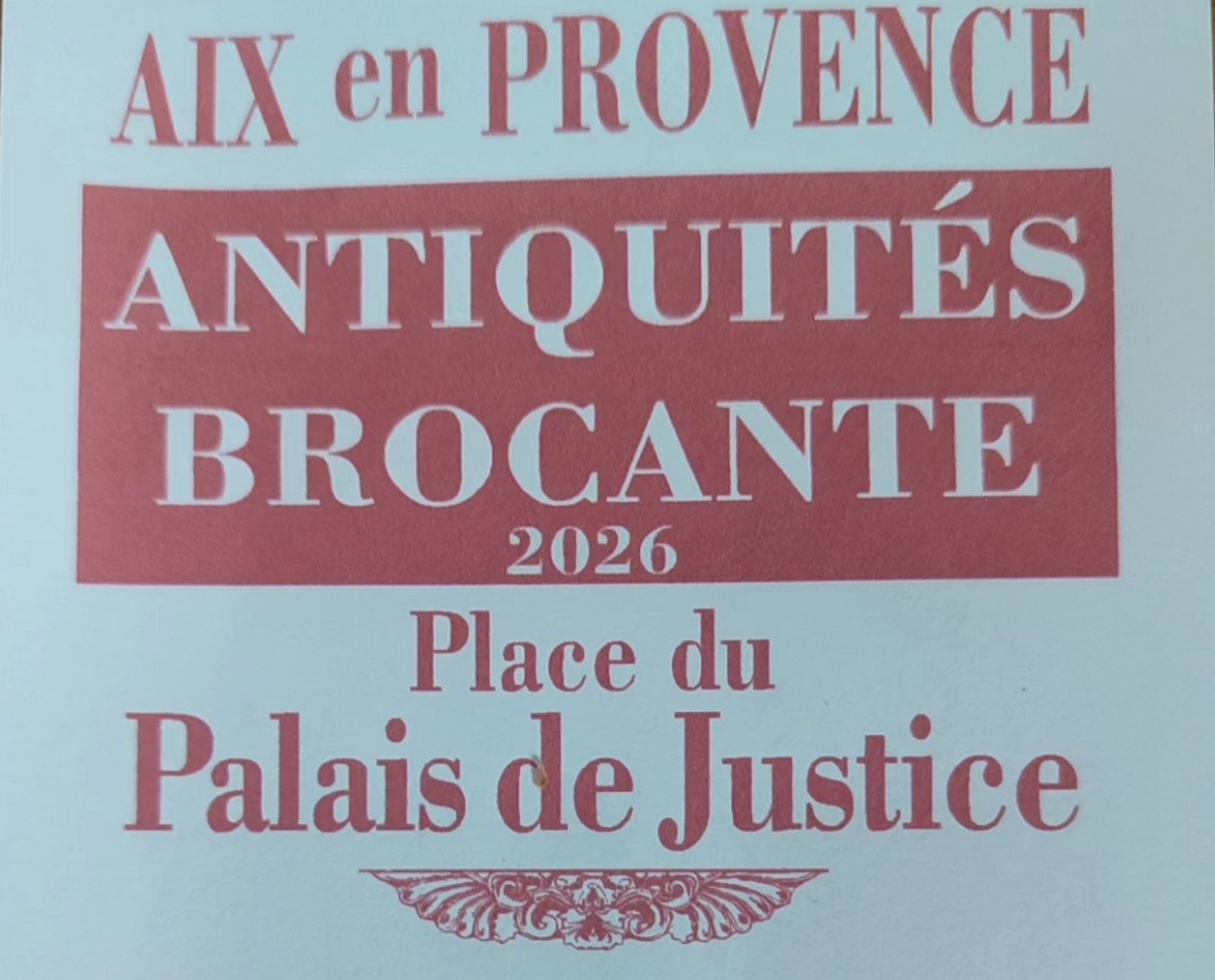 Antiquités et brocantes place du palais de justice