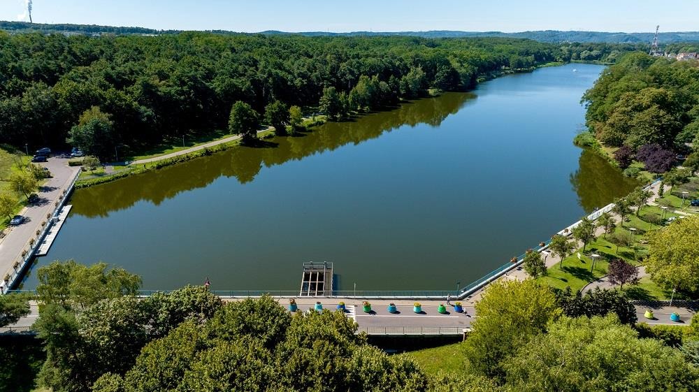 Brocante puces autour du lac
