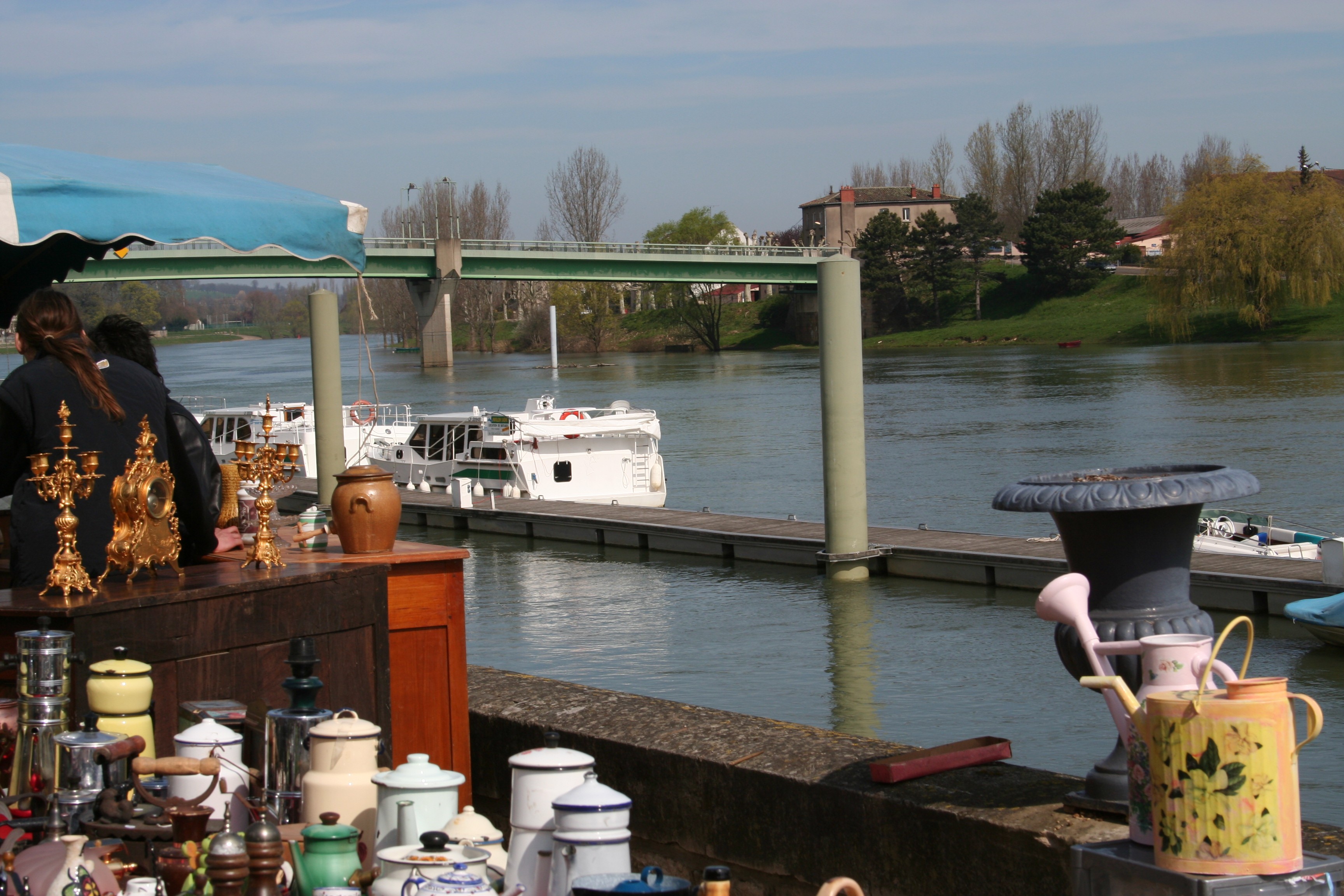 Puces des quais