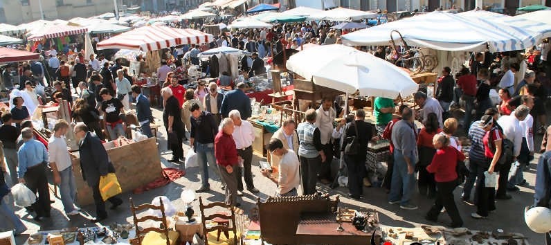 Foire À la brocante et vide grenier