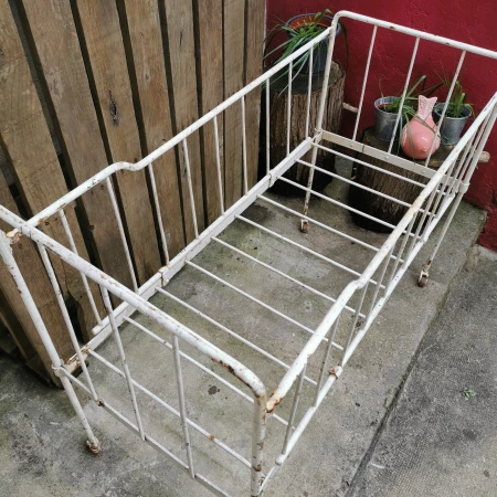 LIT ENFANT ANCIEN FER FORGE VINTAGE