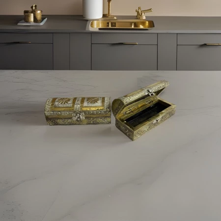 Boîte en laiton ancienne