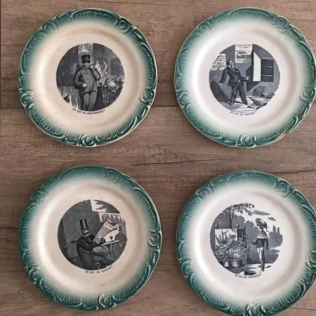 4 assiettes anciennes GIEN série devinettes