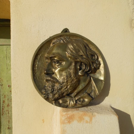 Grand medaillon en bronze de Léon gambetta .broc_du_sud