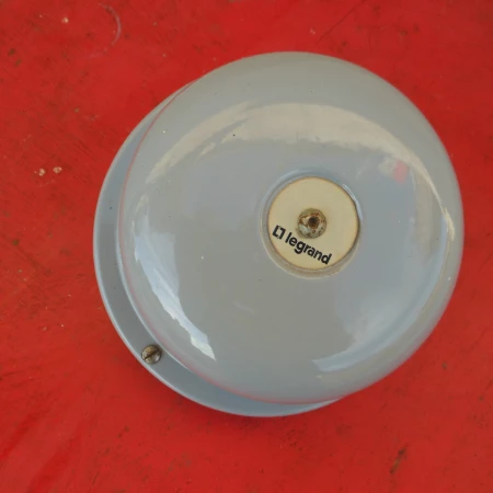 Cloche pour sonnerie type usine, école. broc_du_sud