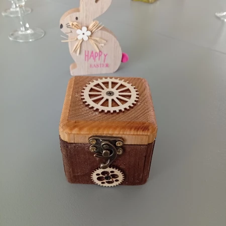Petite boîte en bois fait main