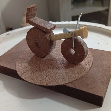 Bibelots moto en bois fait main