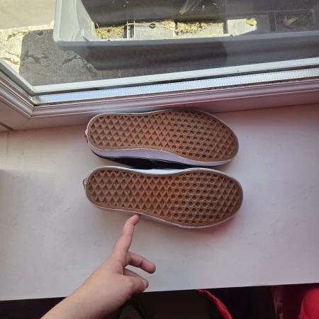 Vans Authentic noires - taille 36.5 - très bon état