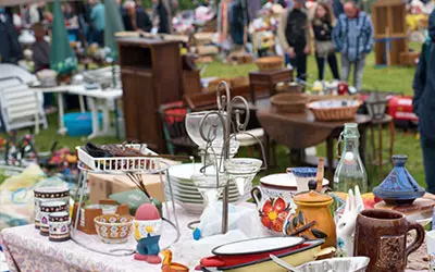 Marché des antiquaires - brocanteurs